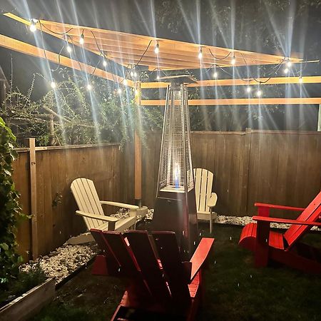 Sooke Vacation Suite Bagian luar foto