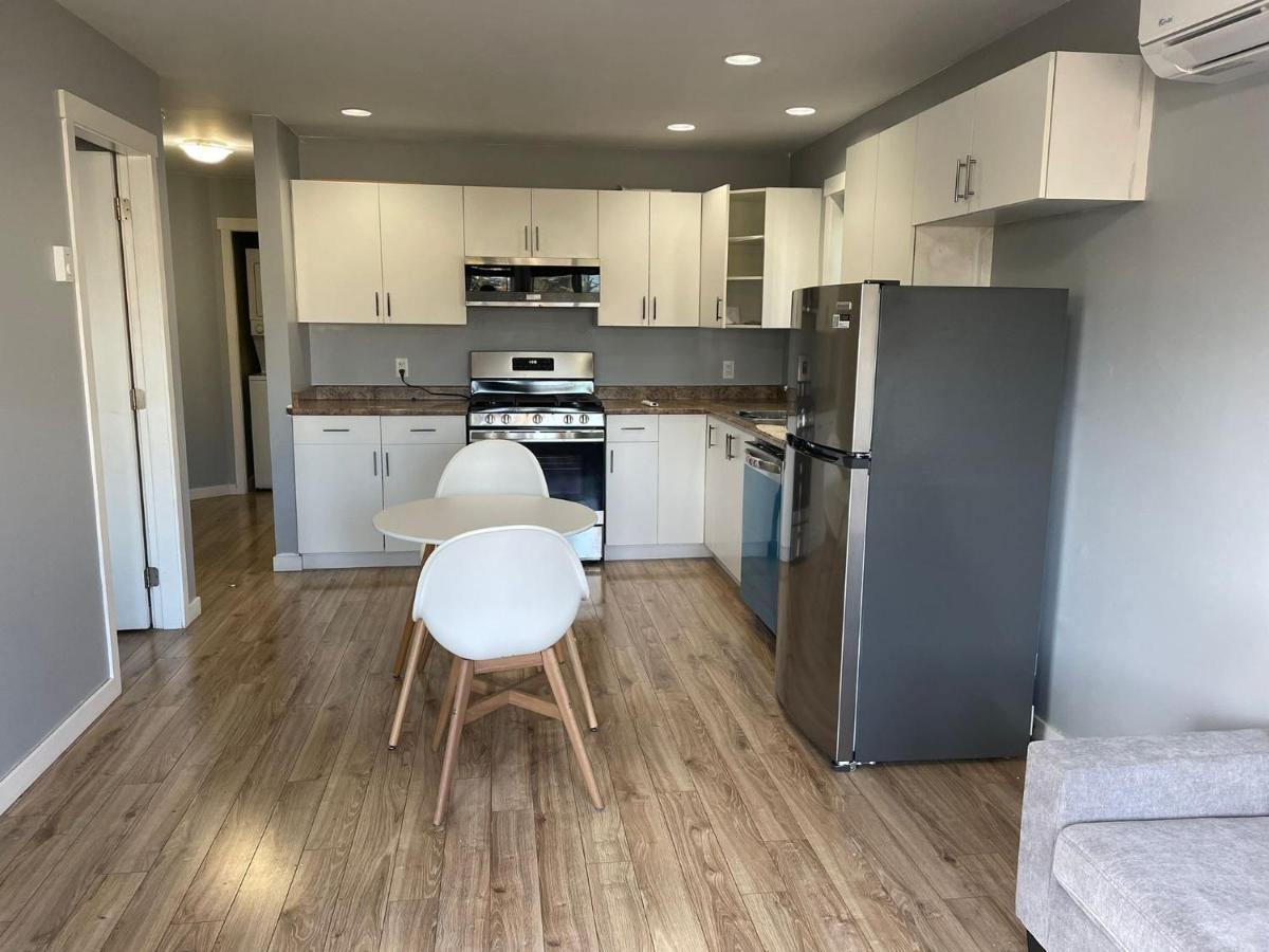 Sooke Vacation Suite Bagian luar foto