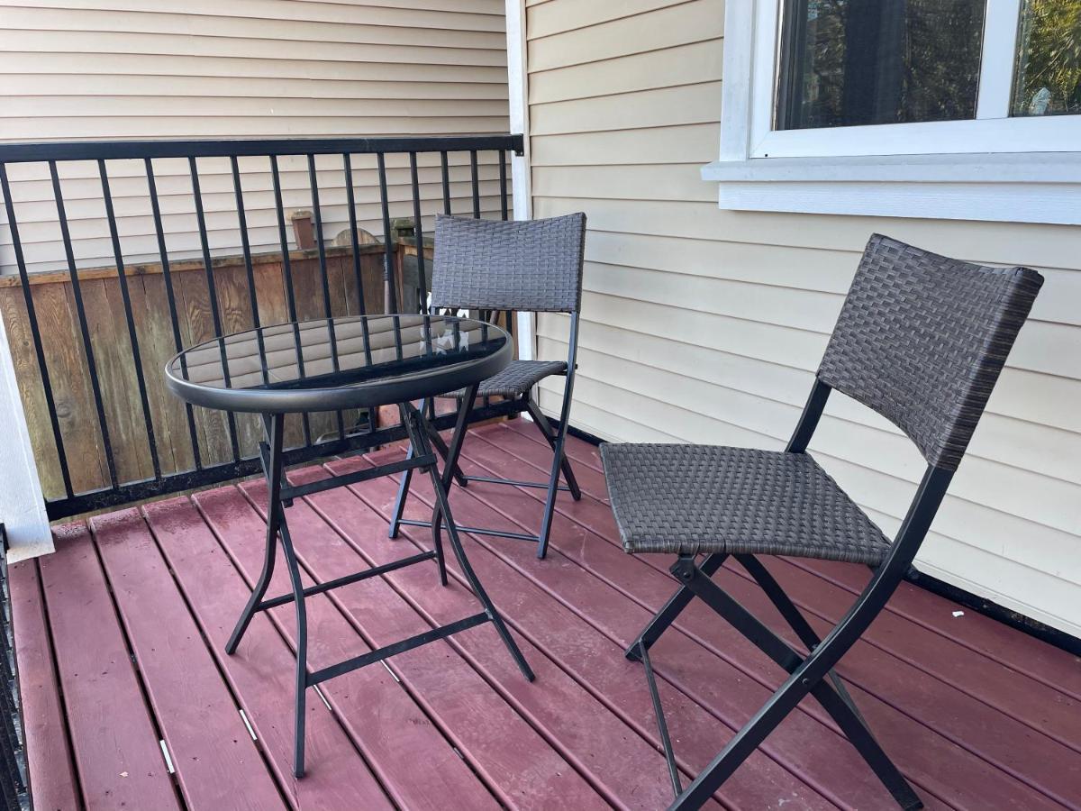 Sooke Vacation Suite Bagian luar foto