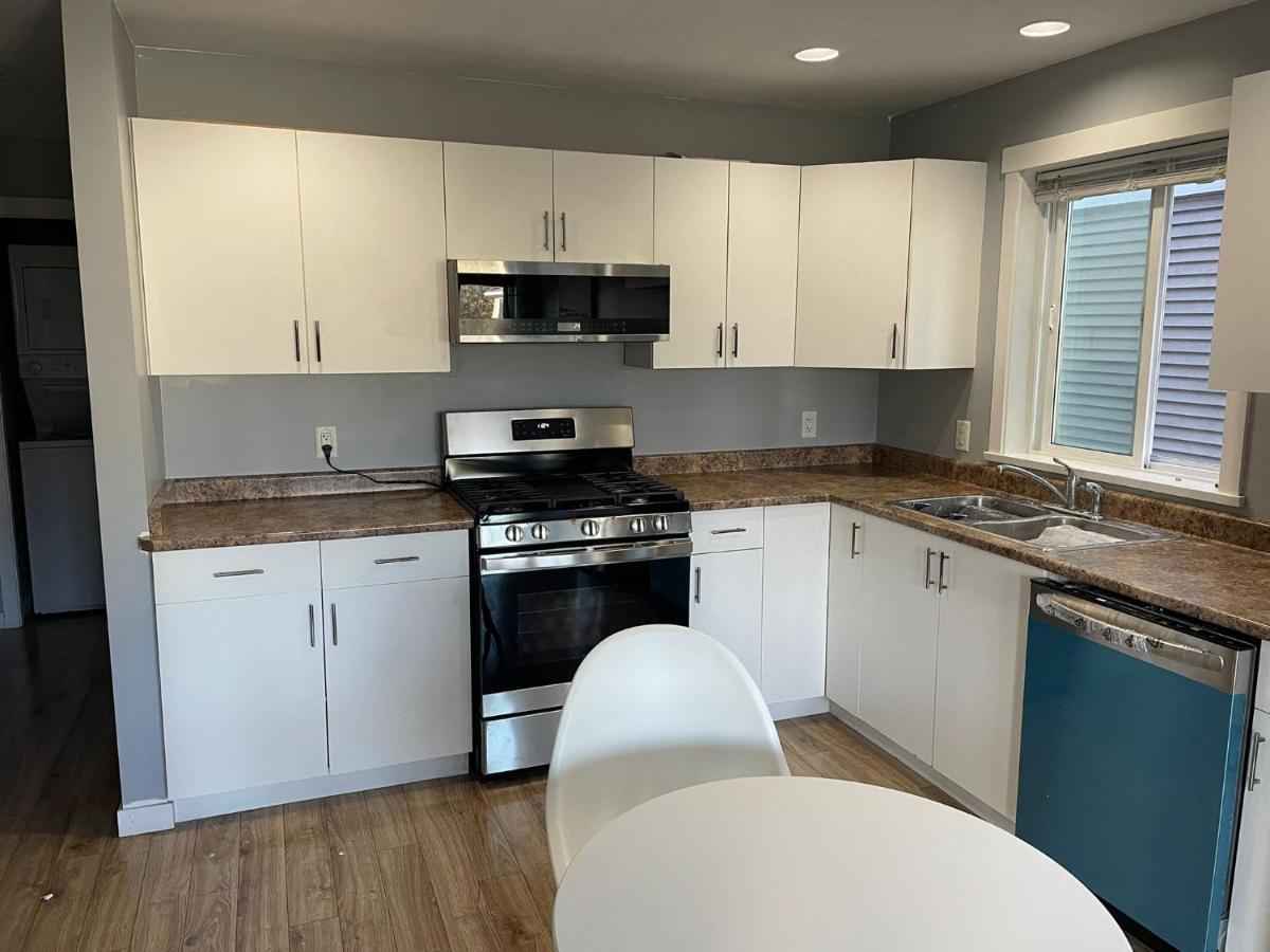 Sooke Vacation Suite Bagian luar foto