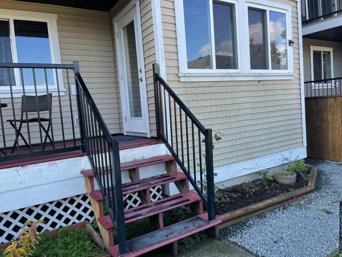 Sooke Vacation Suite Bagian luar foto