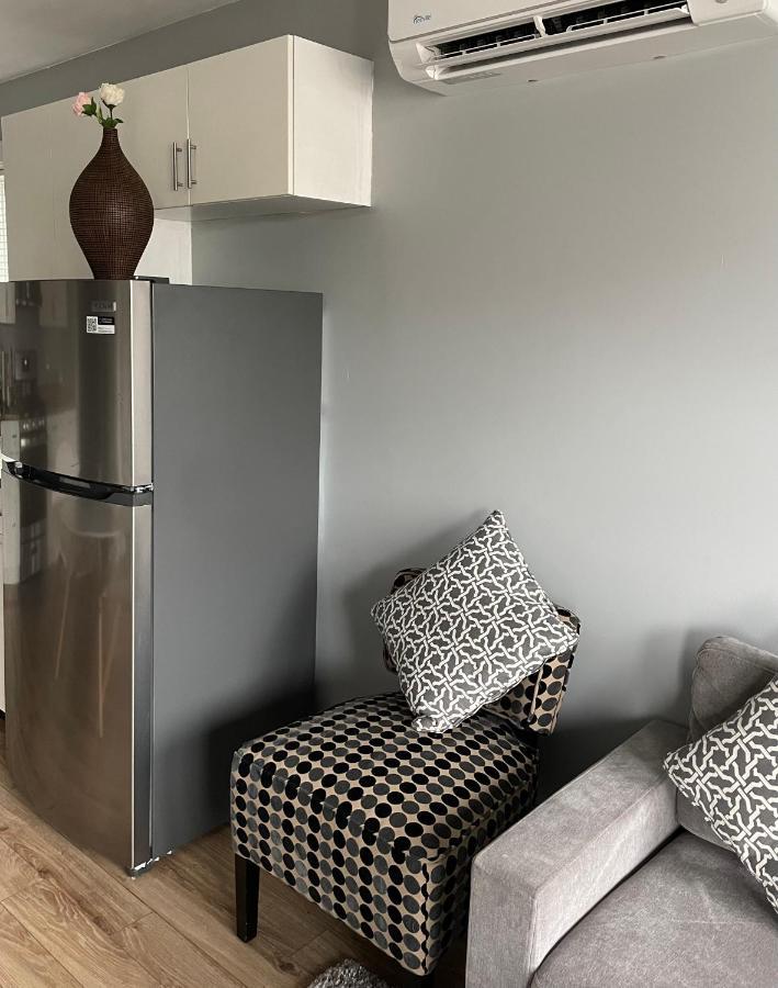 Sooke Vacation Suite Bagian luar foto