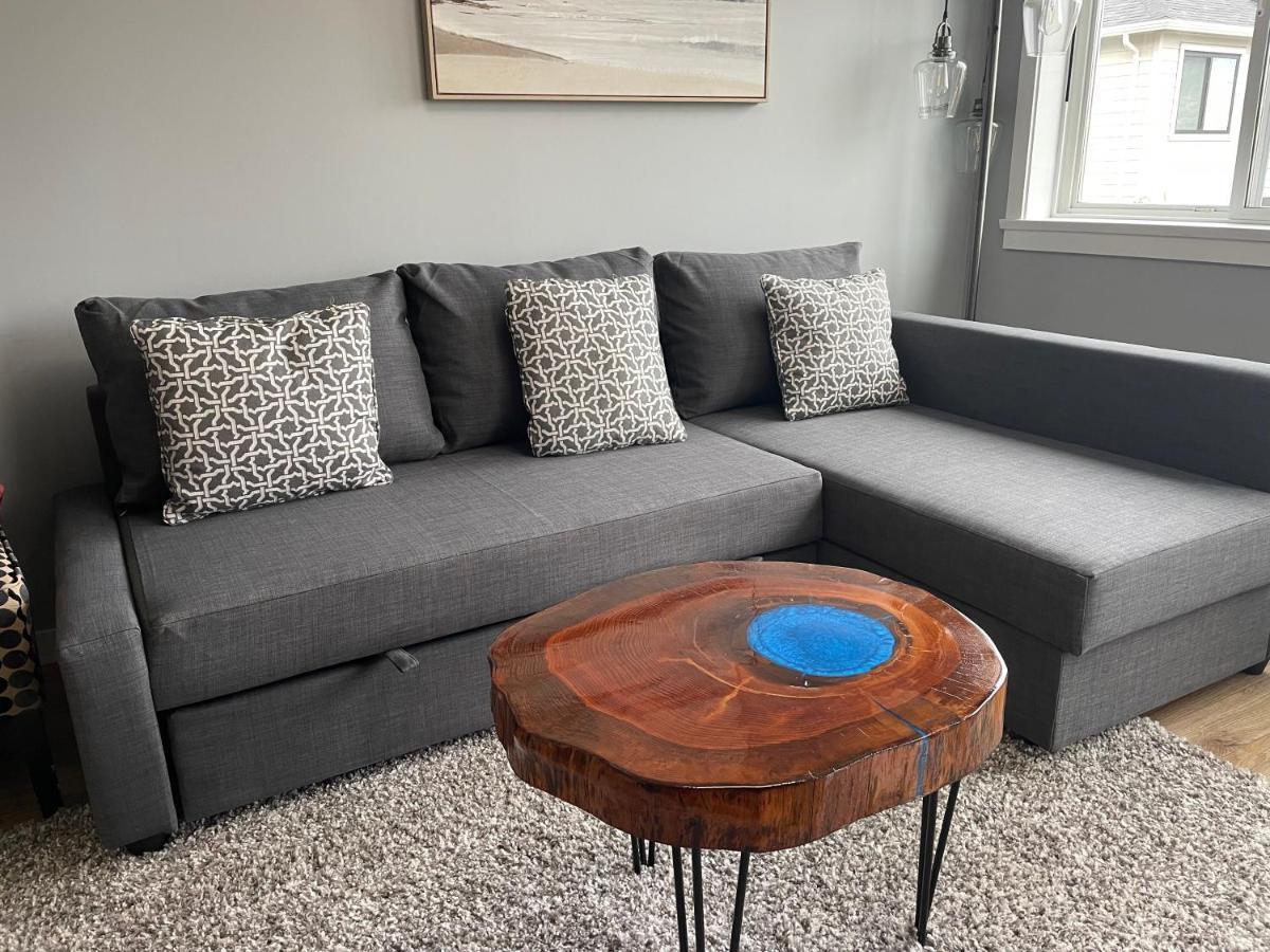 Sooke Vacation Suite Bagian luar foto