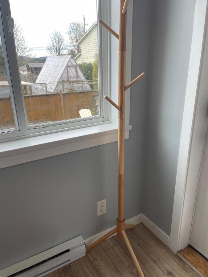Sooke Vacation Suite Bagian luar foto